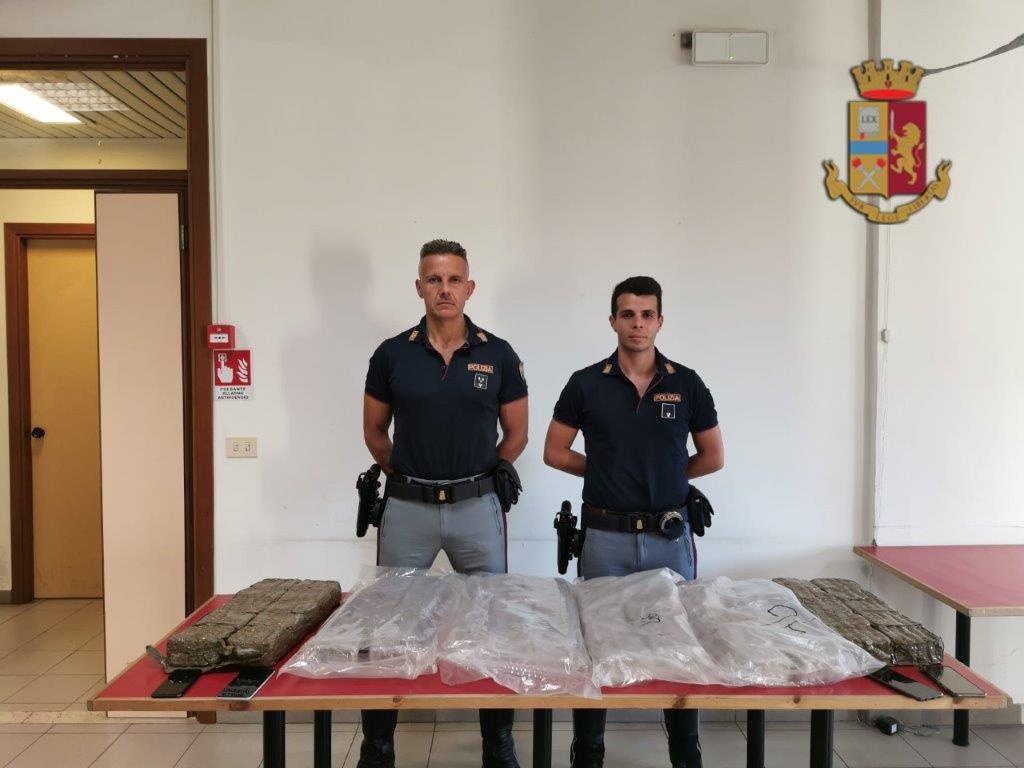 Trafficante Di Droga Arrestato Dalla Polizia Stradale Ad Arezzo Con 30 ...